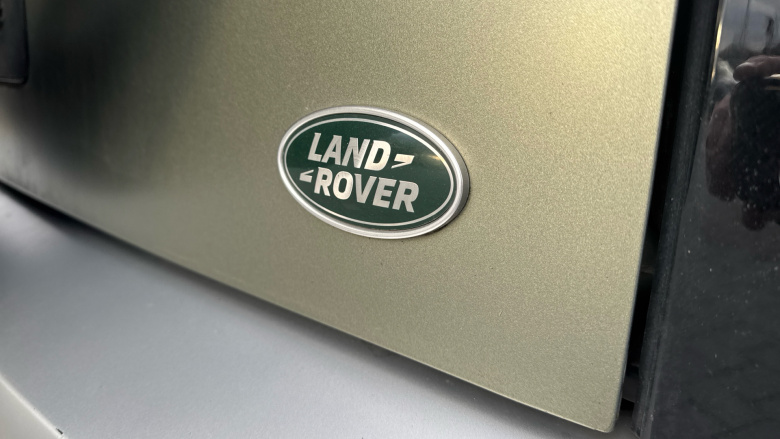 Land Rover Defender 3.0 D250 HSE 90 3dr Auto Diesel Estate